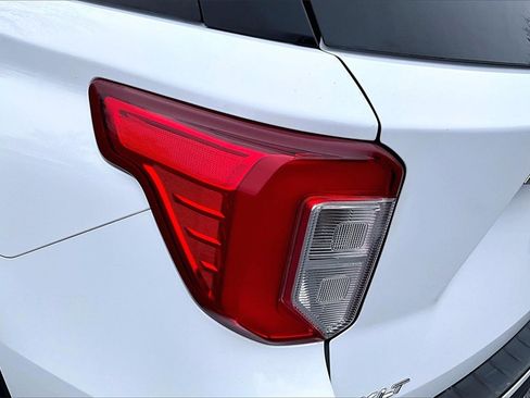 Used 2023 Ford Explorer XLT w/ Equipment Group 202A image 21