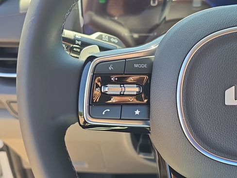 New 2026 Kia Carnival EX FWD image 31