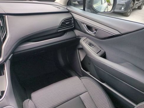 Used 2025 Subaru Outback Premium AWD/4WD image 19