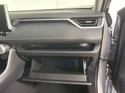 Used 2025 Toyota RAV4 XLE w/ Convenience Package AWD/4WD image 26