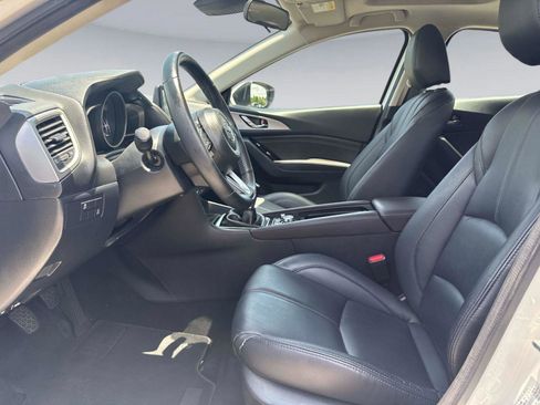 Used 2018 MAZDA MAZDA3 Touring FWD image 18