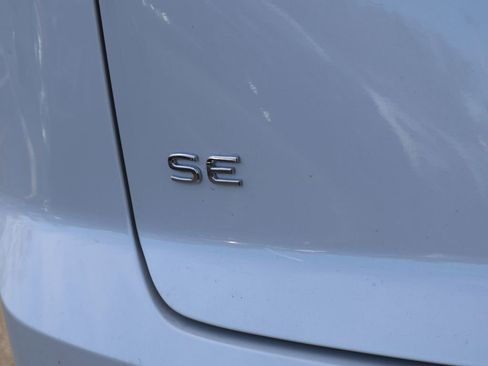 New 2026 Volkswagen Atlas Cross Sport SE image 21