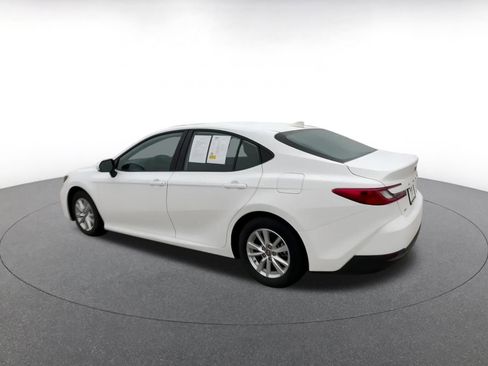 Used 2025 Toyota Camry LE image 10
