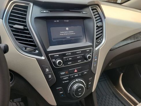 Used 2017 Hyundai Santa Fe Sport FWD image 4