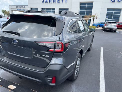 Used 2021 Subaru Outback Premium image 40