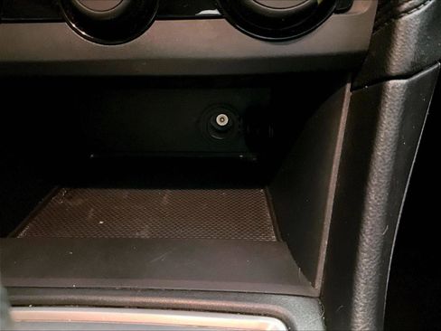 Used 2018 Subaru Impreza 2.0i Premium image 32