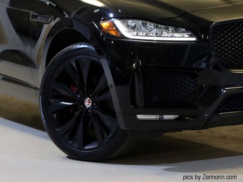 Used 2020 Jaguar F-PACE S image 3