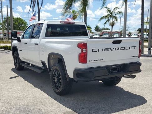 Used 2025 Chevrolet Silverado 2500 Custom w/ Custom Convenience Package RWD image 5