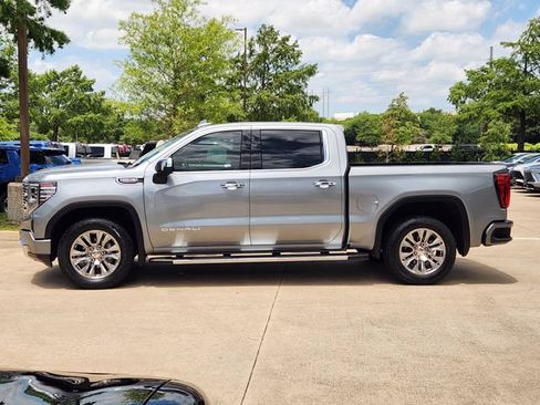 Used 2024 GMC Sierra 1500 Denali w/ Technology Package AWD/4WD image 5