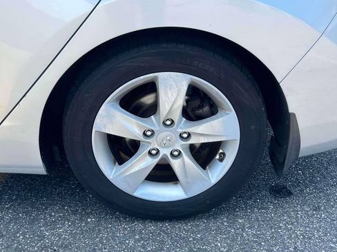 Used 2013 Hyundai Elantra GLS w/ Preferred Pkg FWD image 9