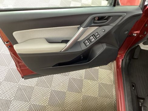 Used 2018 Subaru Forester 2.5i Premium w/ Protection Package #1 AWD/4WD image 16