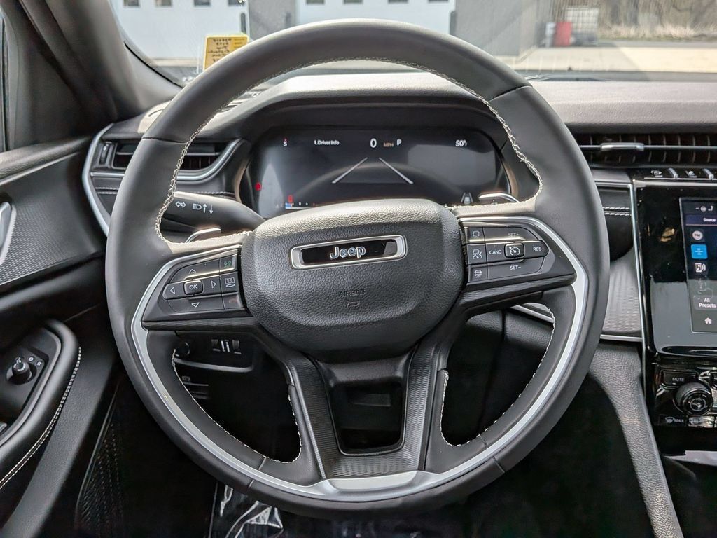 Used 2023 Jeep Grand Cherokee Altitude AWD/4WD image 22