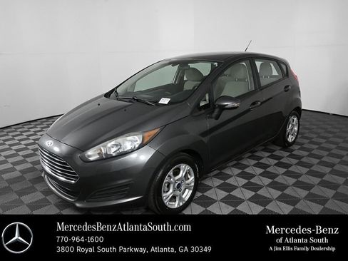 Used 2015 Ford Fiesta SE image 1