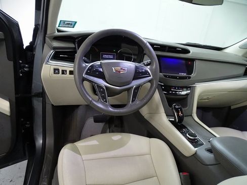 Used 2020 Cadillac XT5 Premium Luxury image 5