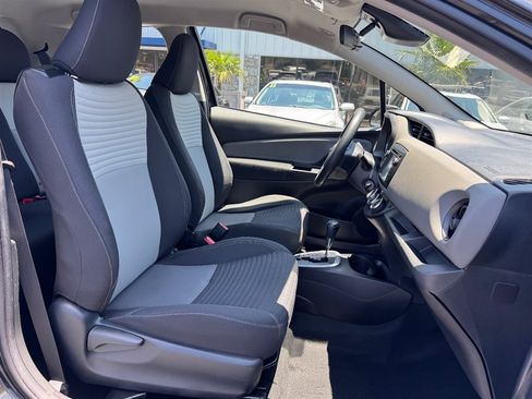 Used 2018 Toyota Yaris L FWD image 17