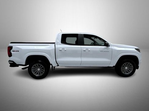 Used 2023 Chevrolet Colorado LT AWD/4WD image 4