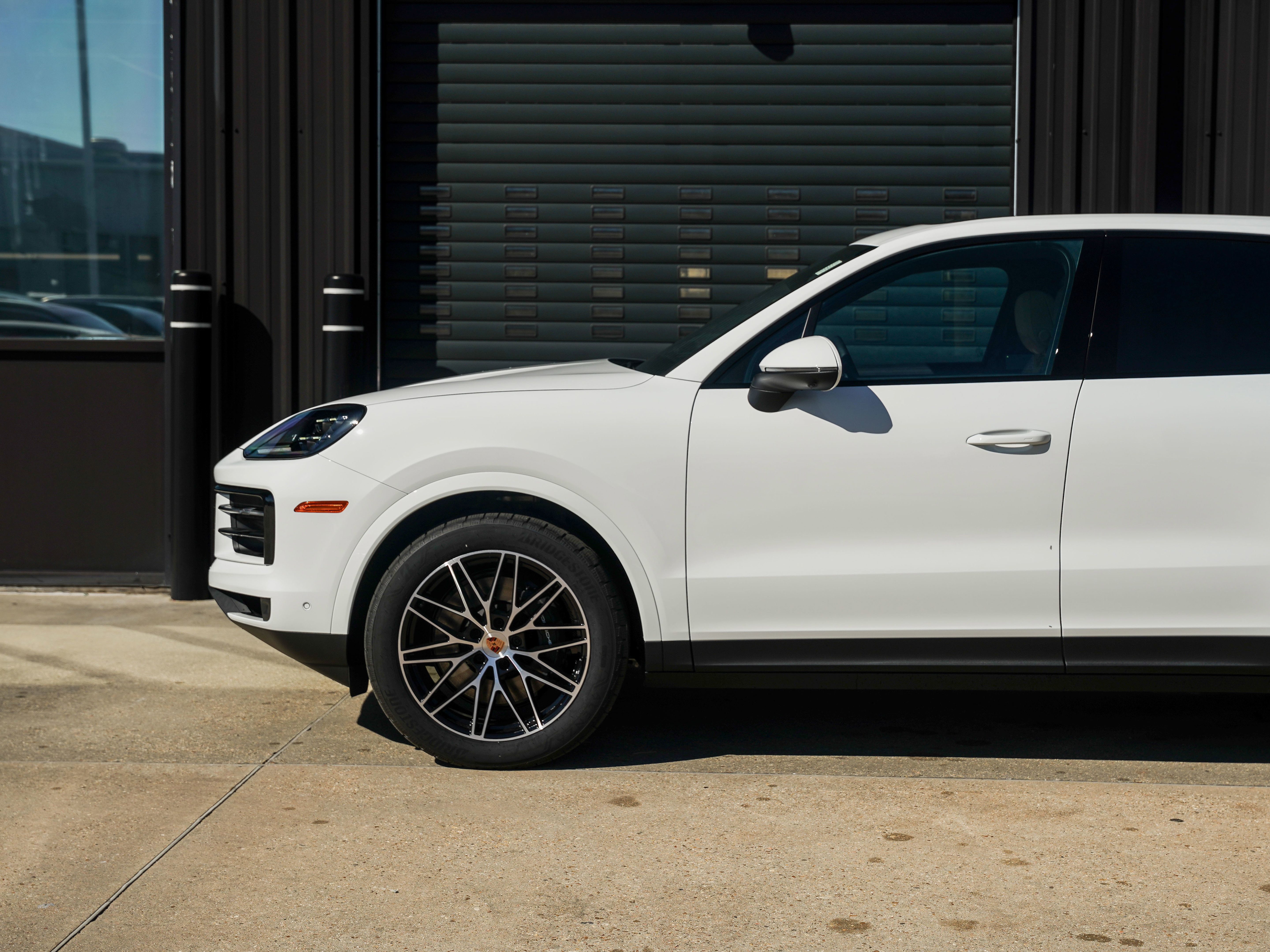 Certified 2026 Porsche Cayenne AWD/4WD image 11