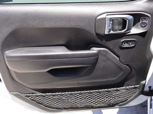 Used 2021 Jeep Gladiator Sport AWD/4WD image 7