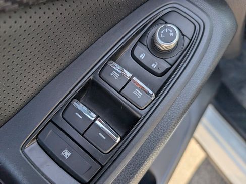 Used 2022 Subaru Ascent Onyx Edition image 17