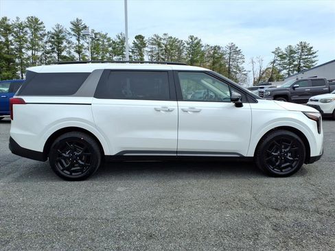 New 2026 Kia Carnival SX image 3