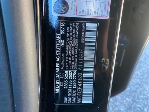 Used 2017 Mercedes-Benz E 300 4MATIC image 33