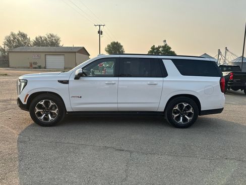 Used 2025 GMC Yukon XL AT4 Ultimate AWD/4WD image 4