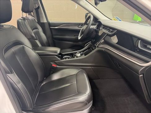 Used 2023 Jeep Grand Cherokee 4WD 4xe image 14