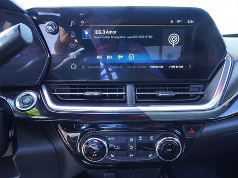 Used 2025 Chevrolet Trax RS w/ Sunroof Package FWD image 20