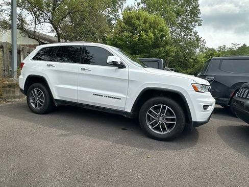 Used 2018 Jeep Grand Cherokee Limited AWD/4WD image 19
