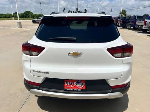 Used 2023 Chevrolet TrailBlazer LT FWD image 5