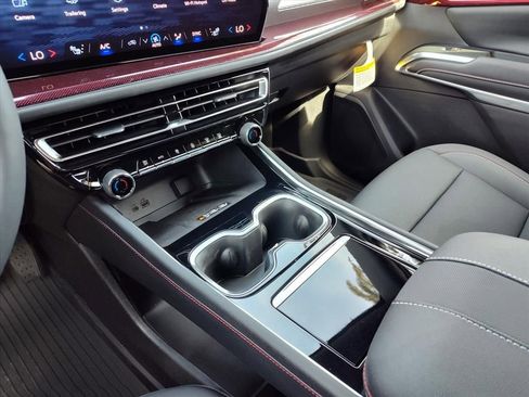 New 2026 Chevrolet Traverse Z71 w/ Driver Confidence Package image 13