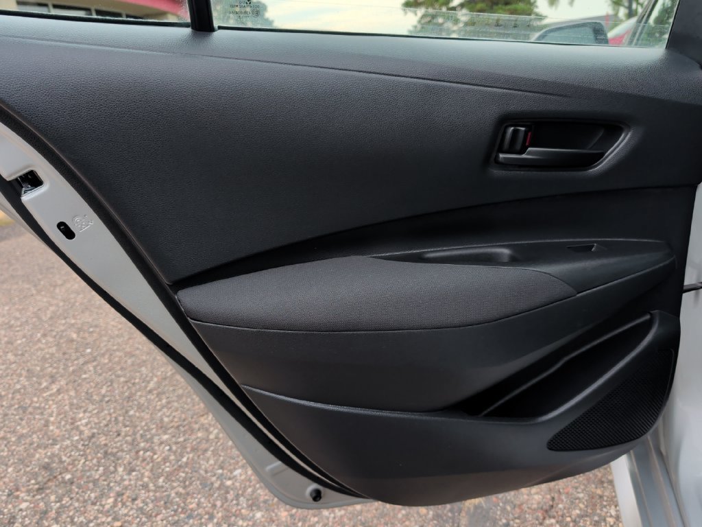 Used 2025 Toyota Corolla LE FWD image 30