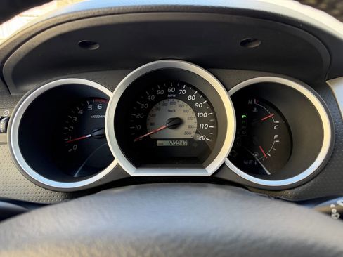 Used 2010 Toyota Tacoma 2WD Access Cab image 10