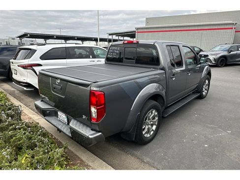 Used 2021 Nissan Frontier SV RWD image 5