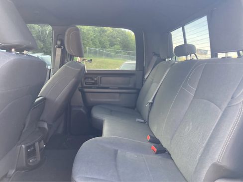 Used 2024 RAM 2500 Tradesman w/ Chrome Appearance Group AWD/4WD image 4