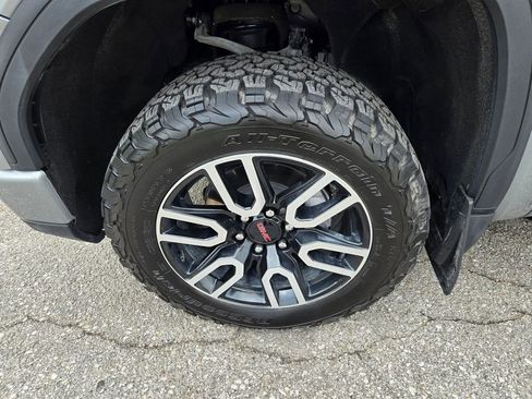 Used 2024 GMC Sierra 1500 AT4 w/ Technology Package image 12