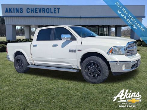 Used 2017 RAM 1500 Laramie w/ Convenience Group AWD/4WD image 2