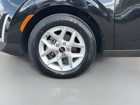 Used 2023 Kia Soul LX w/ Option Group 015 FWD image 40