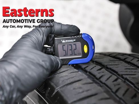 Used 2025 Jeep Wrangler Unlimited Sahara w/ Safety Group AWD/4WD image 27
