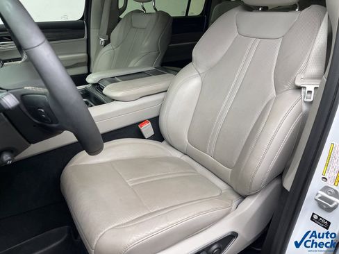 Used 2023 Jeep Wagoneer Series III w/ Convenience Group I image 18