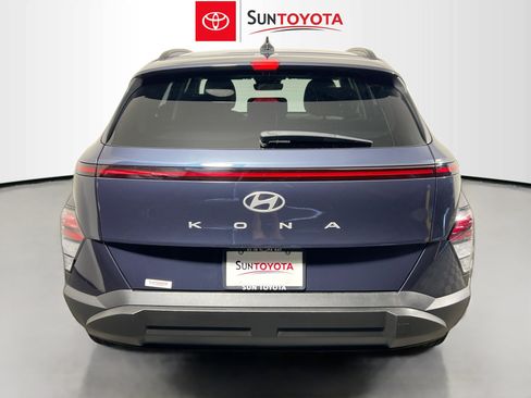 Used 2024 Hyundai Kona SEL w/ Convenience Package FWD image 5