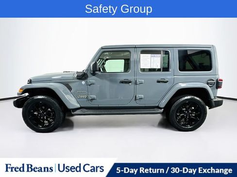 Used 2024 Jeep Wrangler Unlimited Sahara w/ Technology Group AWD/4WD image 5