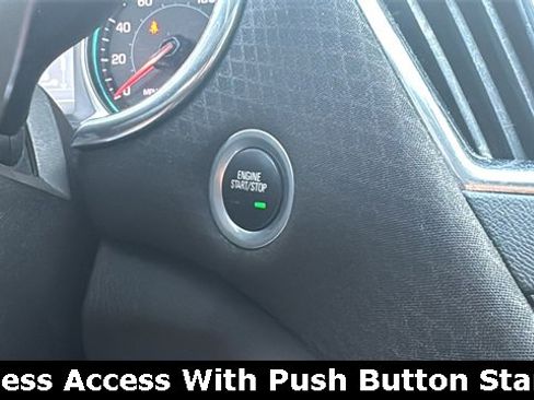 Used 2018 Chevrolet Malibu LT image 5