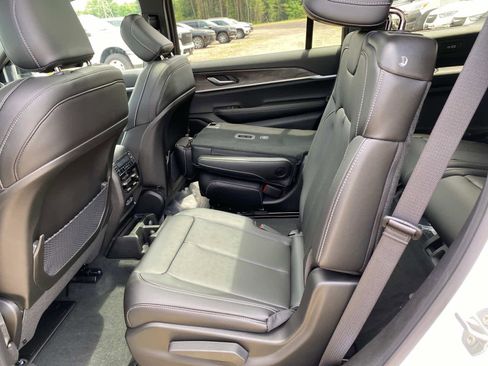 New 2025 Jeep Grand Cherokee L Limited image 7