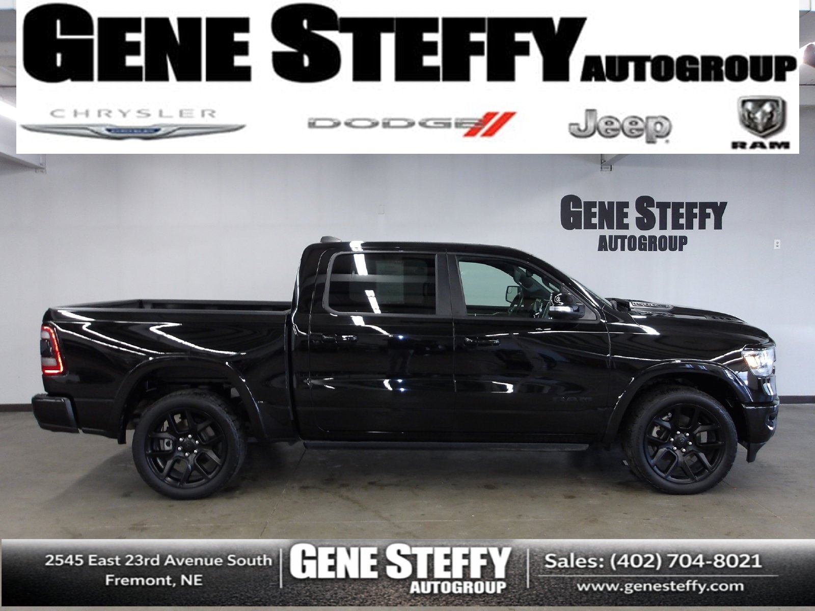 Used 2021 RAM 1500 Laramie AWD/4WD image 1