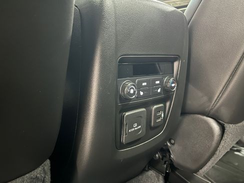 Certified 2024 Buick Enclave Avenir w/ Avenir Technology Package image 11