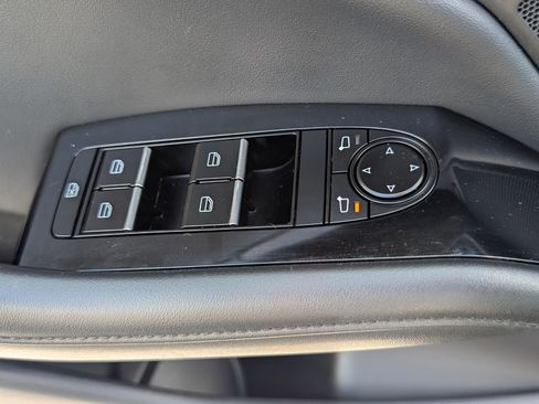 Used 2024 MAZDA MAZDA3 s FWD image 19