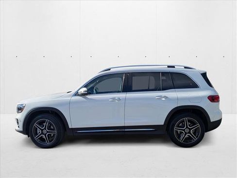 New 2026 Mercedes-Benz GLB 250 4MATIC image 7