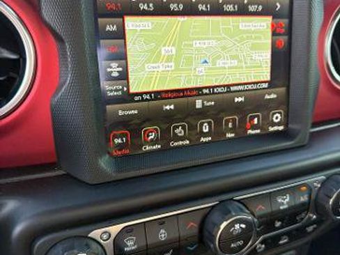 Used 2020 Jeep Gladiator Rubicon w/ Dual Top Group AWD/4WD image 6