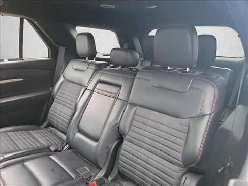 Used 2025 Ford Explorer ST-Line w/ Premium Package image 12